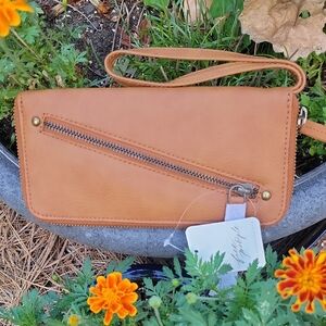 NWT 💗 FREE PEOPLE Vegan Leather Wristlet Clutch Wallet